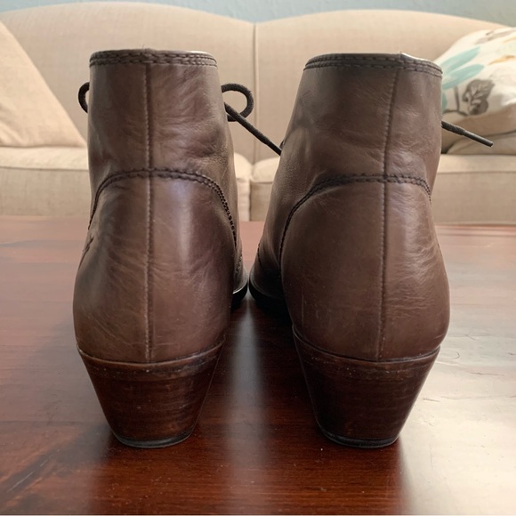 Frye Ruby Chukka Boot - Picture 5 of 12
